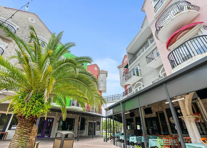 Couples Getaway - Sweet Retreat - European Village Best Location