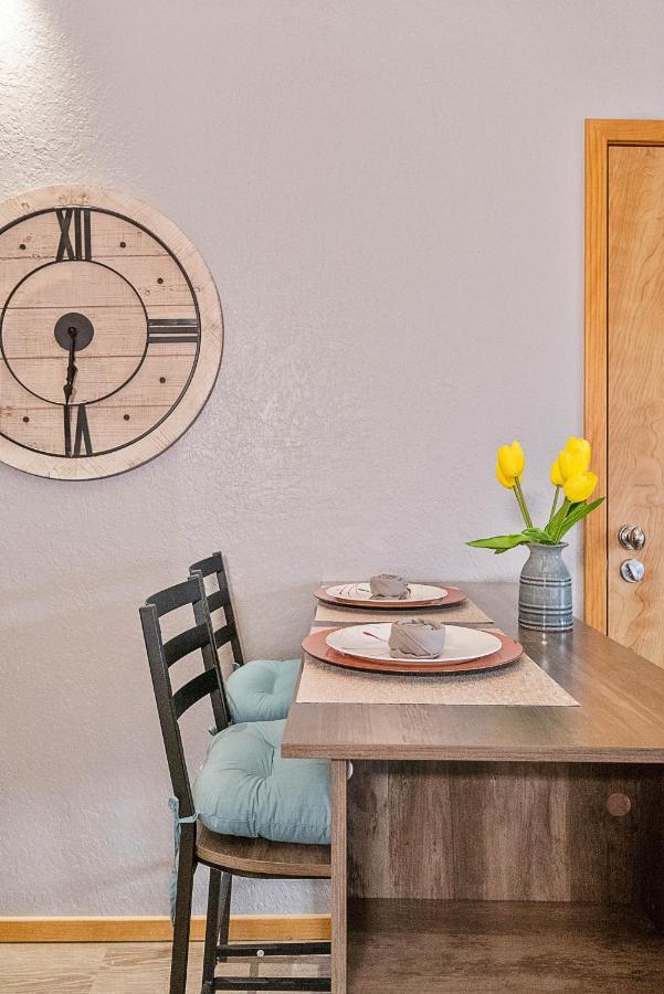 Couples Getaway - Sweet Retreat - European Village Location Palm Coast