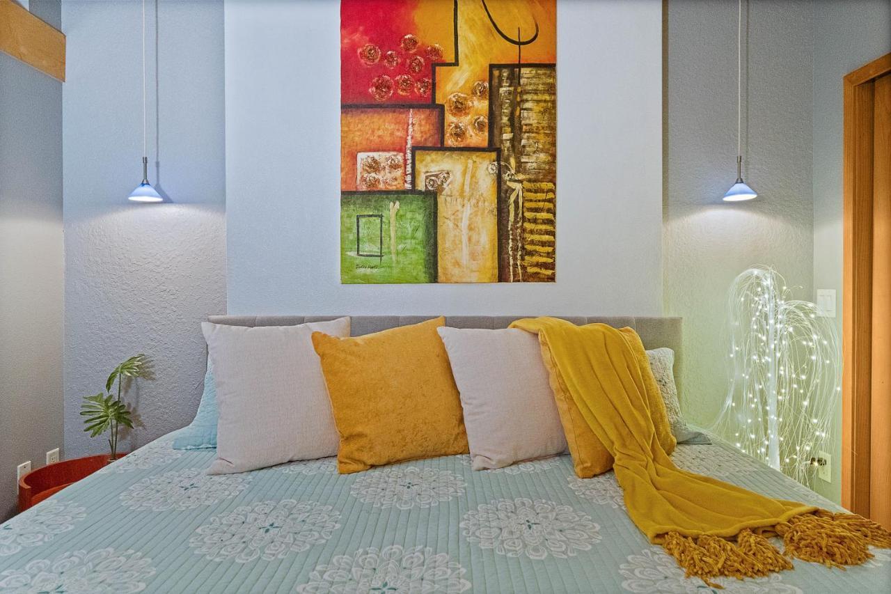 Couples Getaway - Sweet Retreat - European Village Location Palm Coast