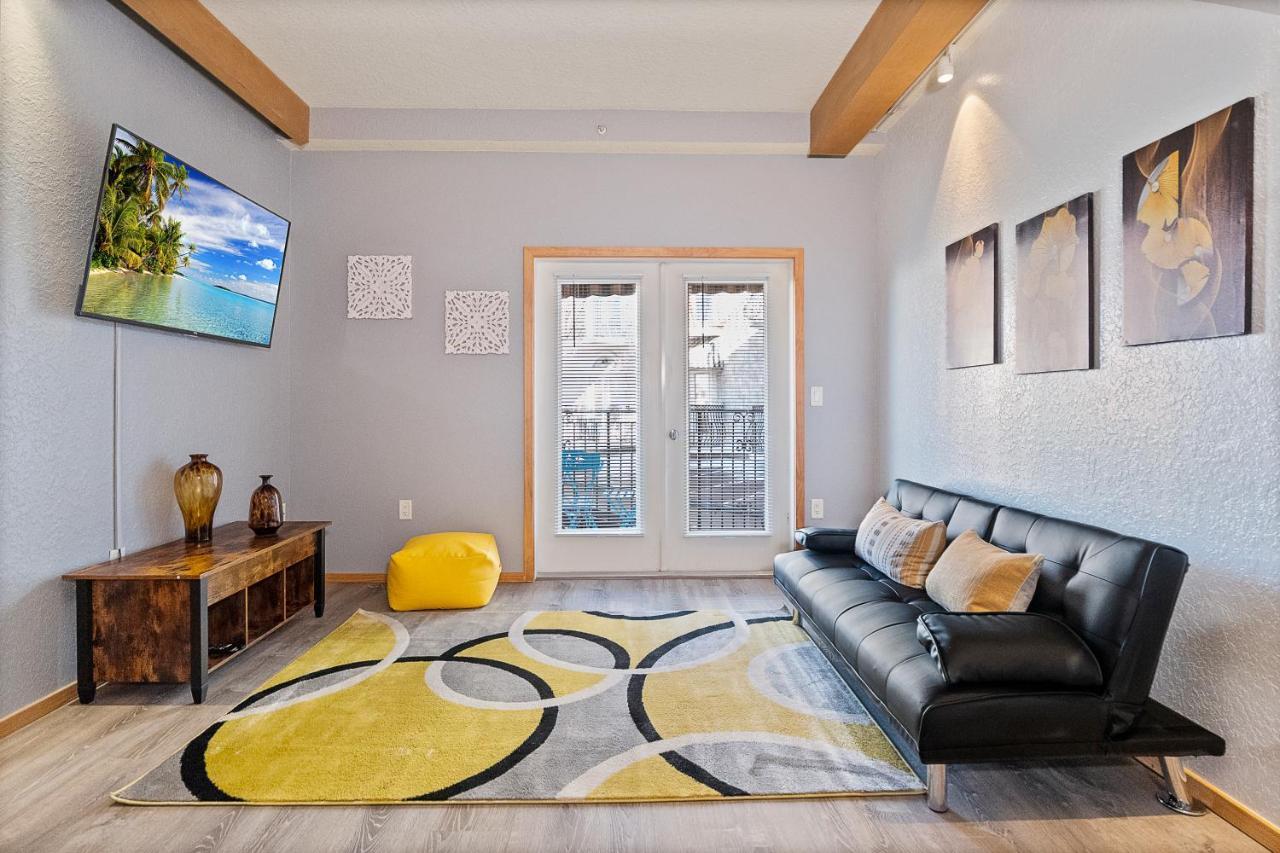 Couples Getaway - Sweet Retreat - European Village Location Appartement *