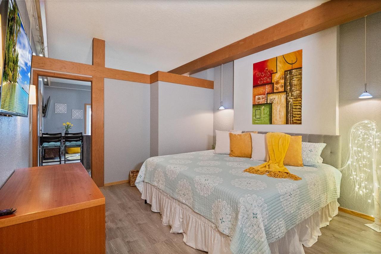 Appartement Couples Getaway - Sweet Retreat - European Village Location