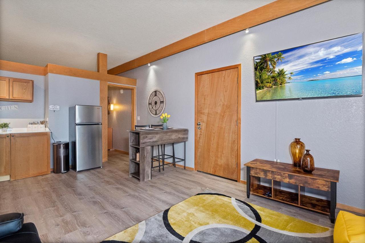 Couples Getaway - Sweet Retreat - European Village Location