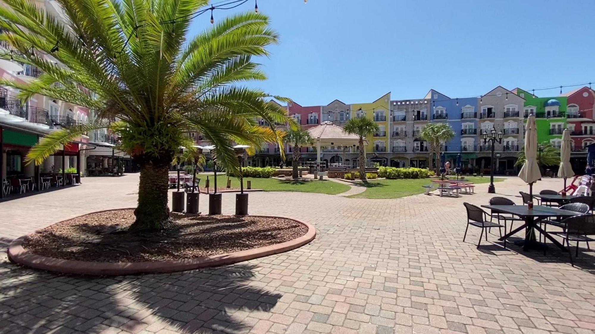 Couples Getaway - Sweet Retreat - European Village Location * Palm Coast