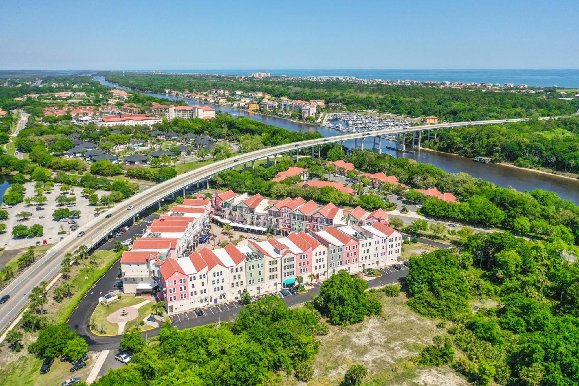 Appartement Couples Getaway - Sweet Retreat - European Village Location